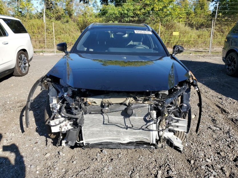 Salvage 2025 Toyota Crown Signia Xle