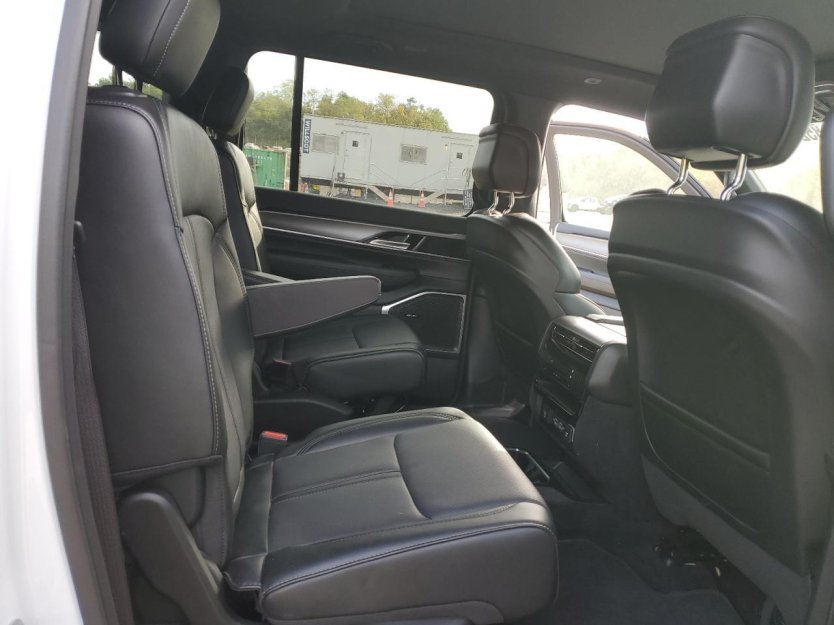 Salvage 2024 Jeep Wagoneer L 