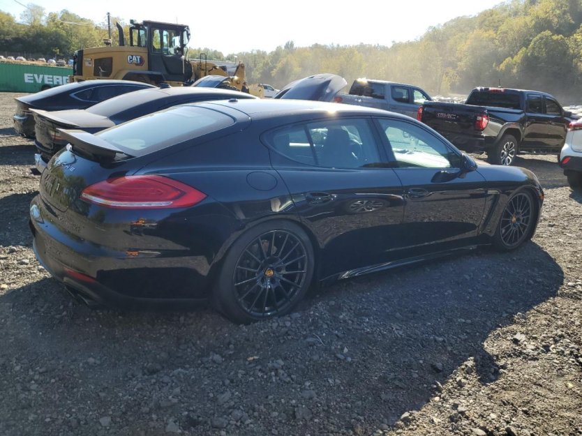 Salvage 2016 Porsche Panamera 