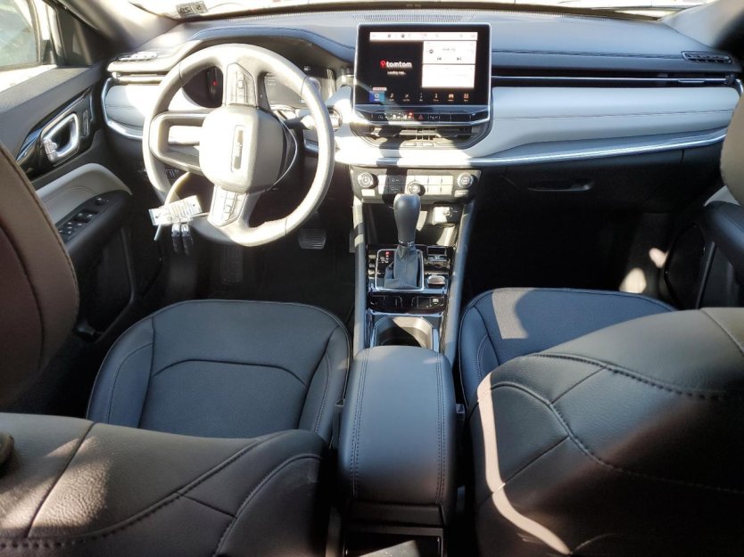 Salvage 2024 Jeep Compass Limited