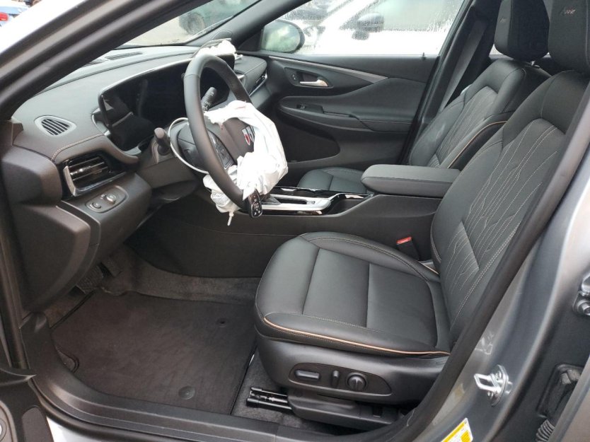 Salvage 2025 Buick Envista Avenir