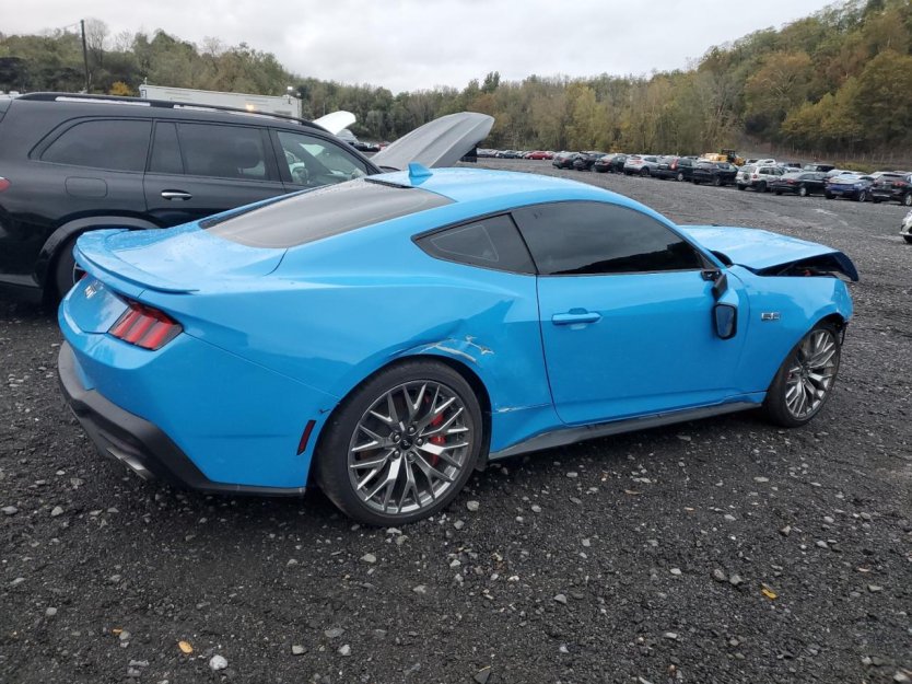 Salvage 2025 Ford Mustang Gt