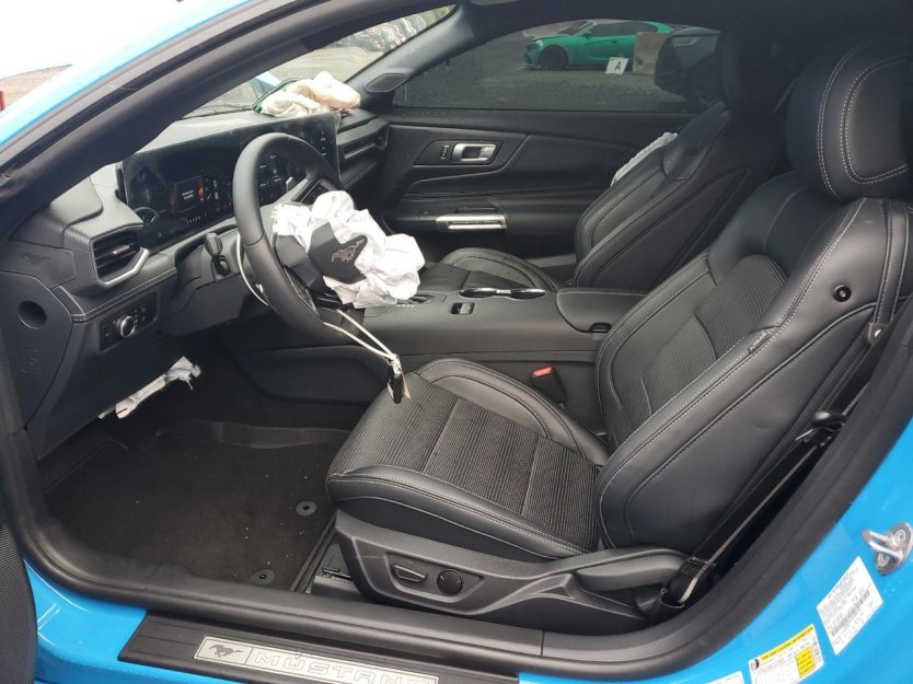 Salvage 2025 Ford Mustang Gt