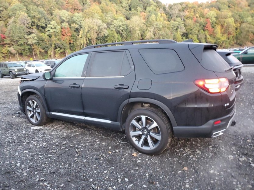 Salvage 2025 Honda Pilot Elite