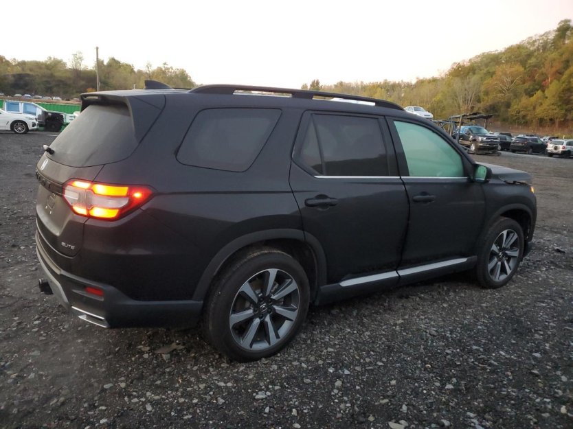 Salvage 2025 Honda Pilot Elite