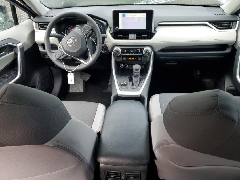 Salvage 2025 Toyota Rav4 Xle