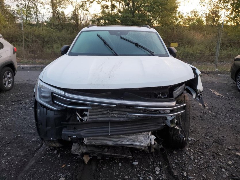 Salvage 2025 Volkswagen Atlas Peak Edition Se