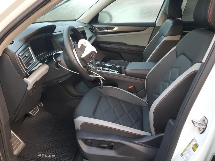 Salvage 2025 Volkswagen Atlas Peak Edition Se
