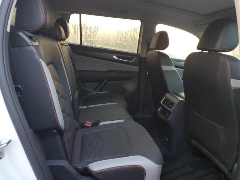 Salvage 2025 Volkswagen Atlas Peak Edition Se
