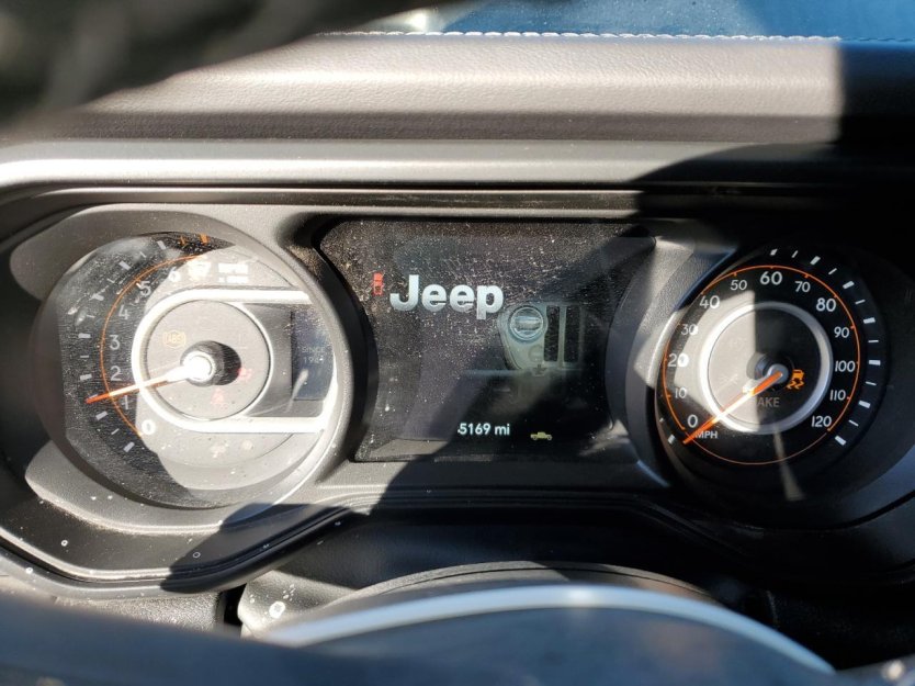 Salvage 2025 Jeep Gladiator 
