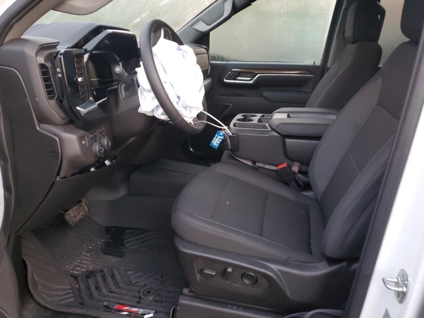 Salvage 2025 Chevrolet Silverado 