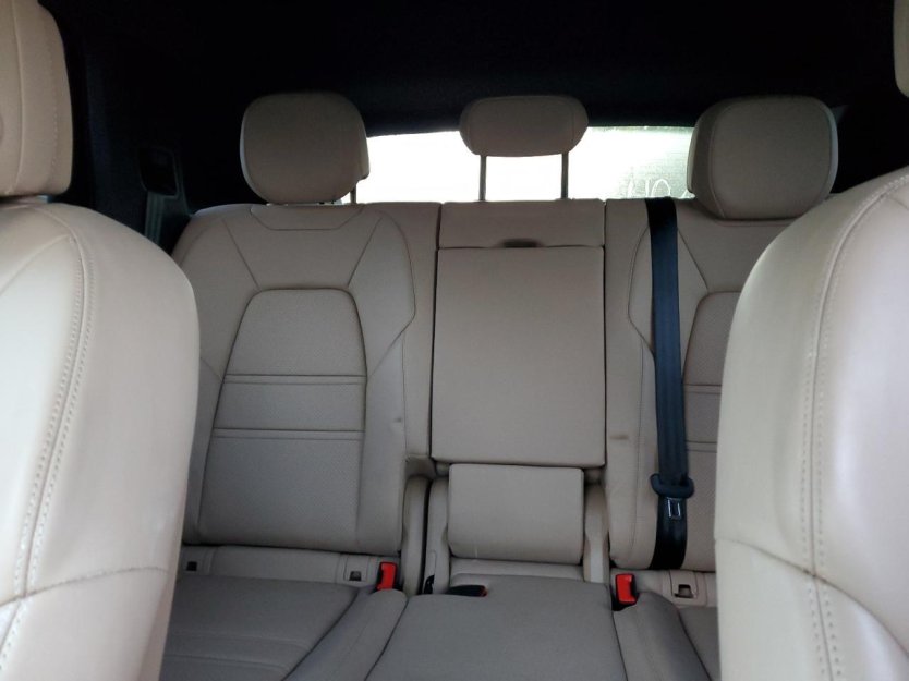 Salvage 2023 Porsche Cayenne 