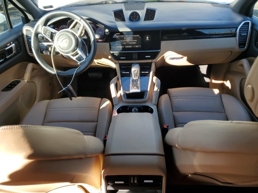 Salvage 2023 Porsche Cayenne 