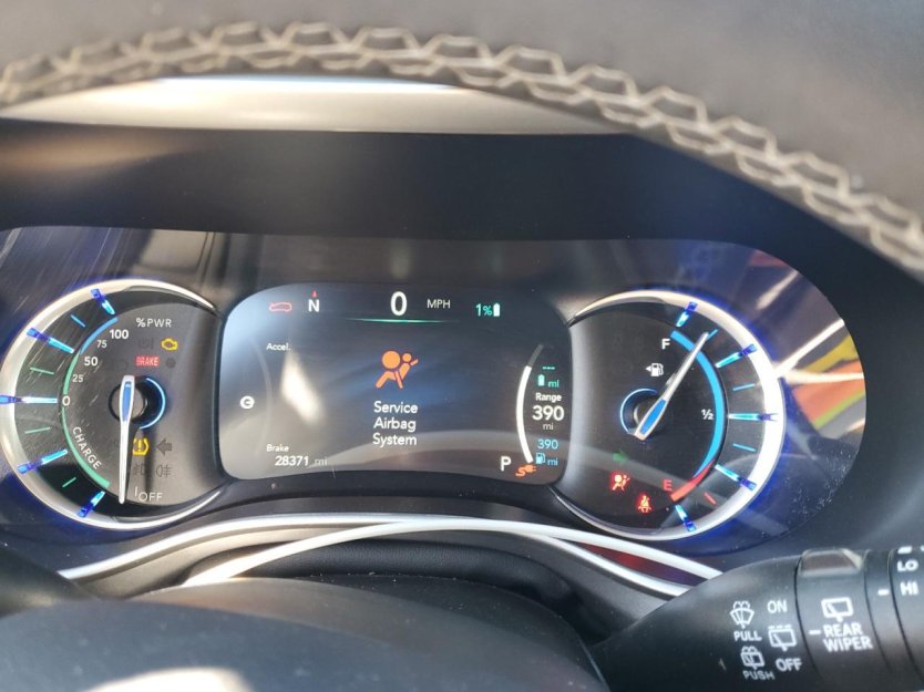 Salvage 2023 Chrysler Pacifica 