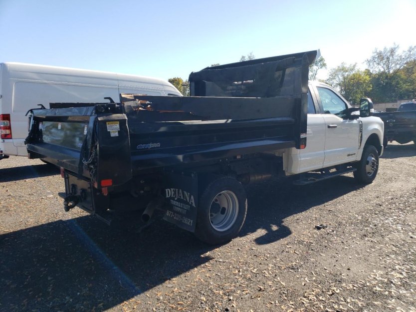 Salvage 2023 Ford F350 