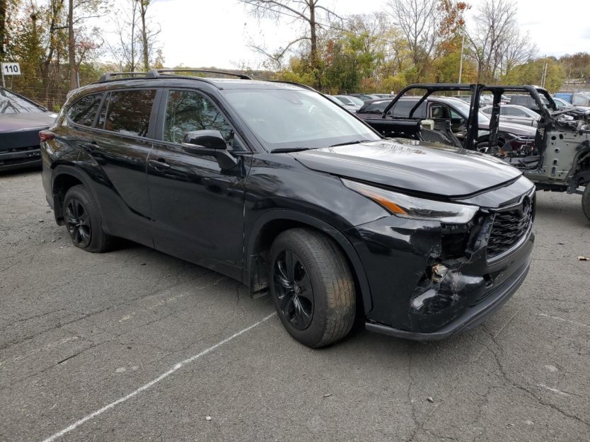 Salvage 2024 Toyota Highlander Hybrid Xle