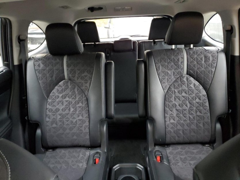 Salvage 2024 Toyota Highlander Hybrid Xle