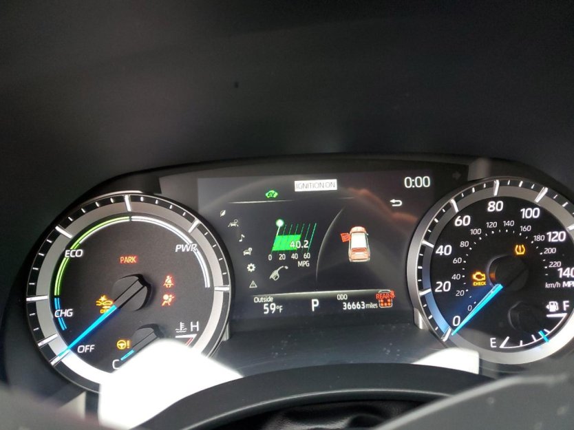 Salvage 2024 Toyota Highlander Hybrid Xle