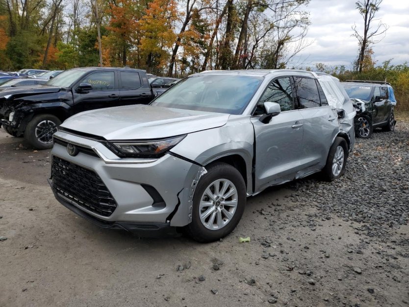 Salvage 2025 Toyota Grand Highlander Xle