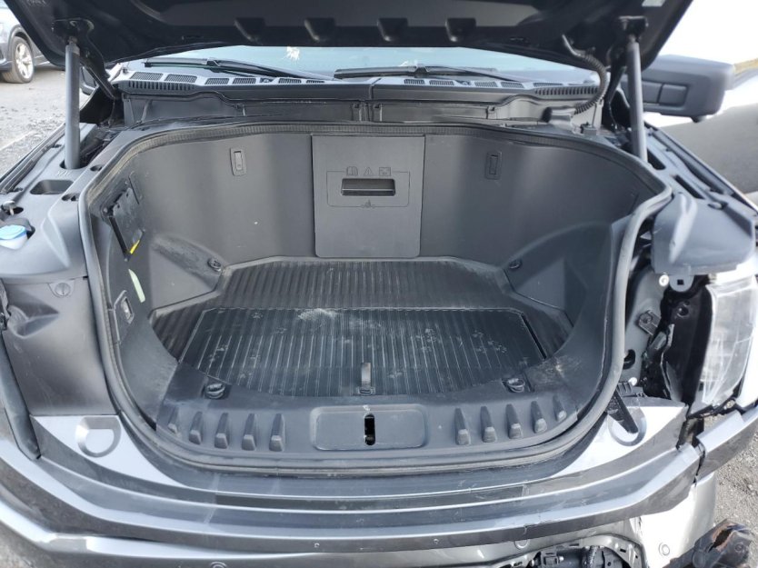 Salvage 2025 Ford F150 Lightning