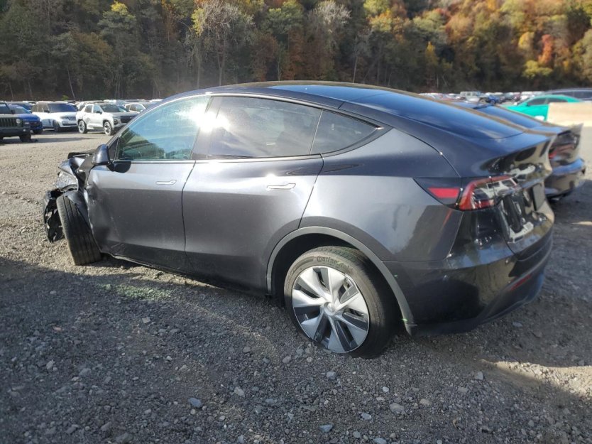 Salvage 2024 Tesla Model Y 
