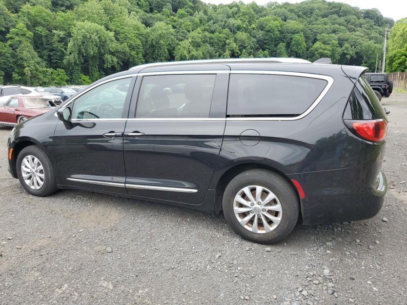Salvage 2018 Chrysler Pacifica Touring L