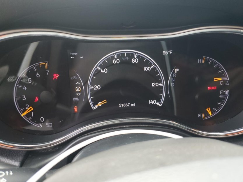 Salvage 2021 Jeep Grand Cherokee Laredo