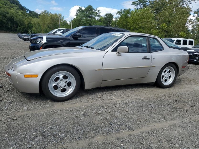 Salvage 1986 Porsche 944 Turbo