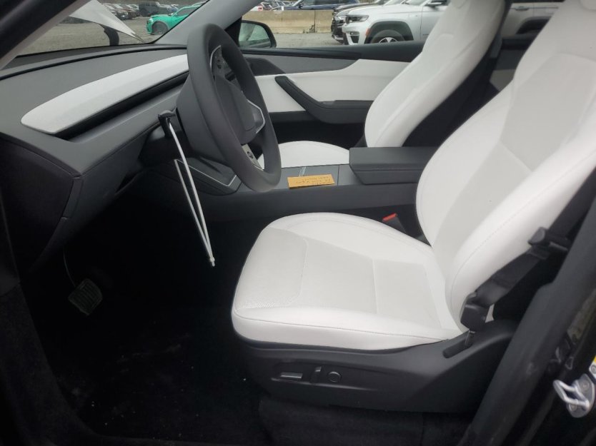 Salvage 2026 Tesla Model Y 