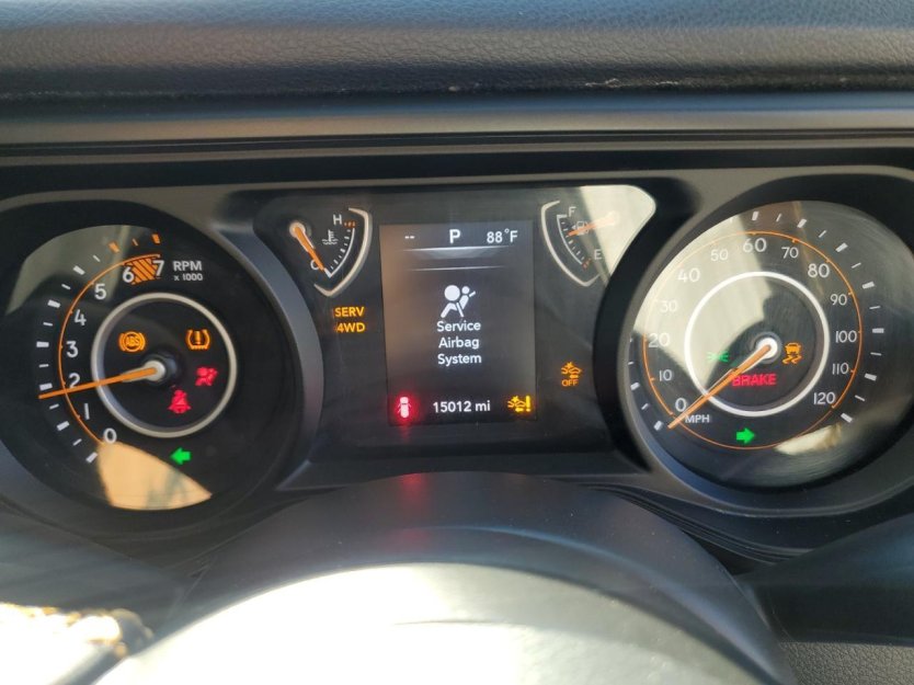 Salvage 2024 Jeep Wrangler 