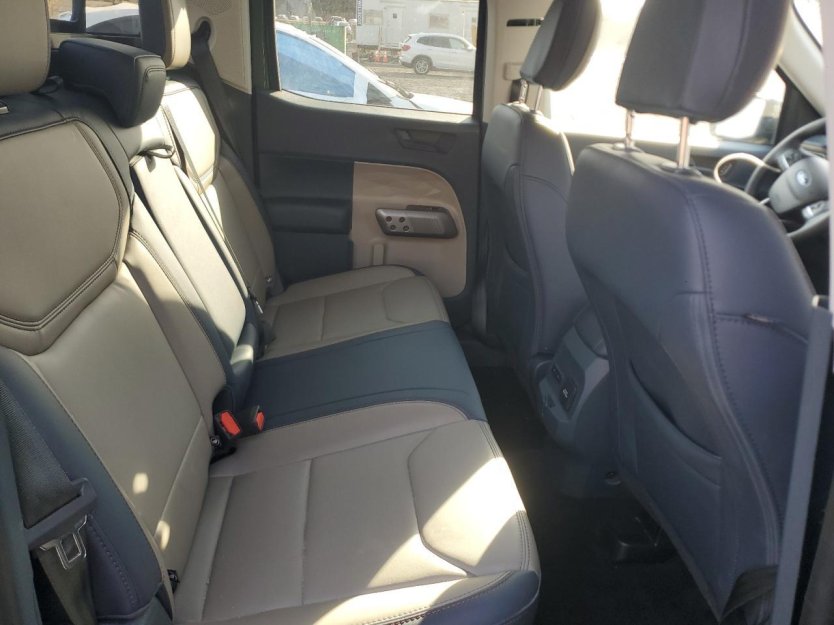 Salvage 2025 Ford Maverick Lariat