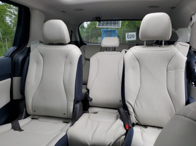 Salvage 2025 Kia Carnival Sx