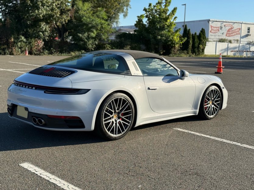 Salvage 2024 Porsche 911 Targa 4s