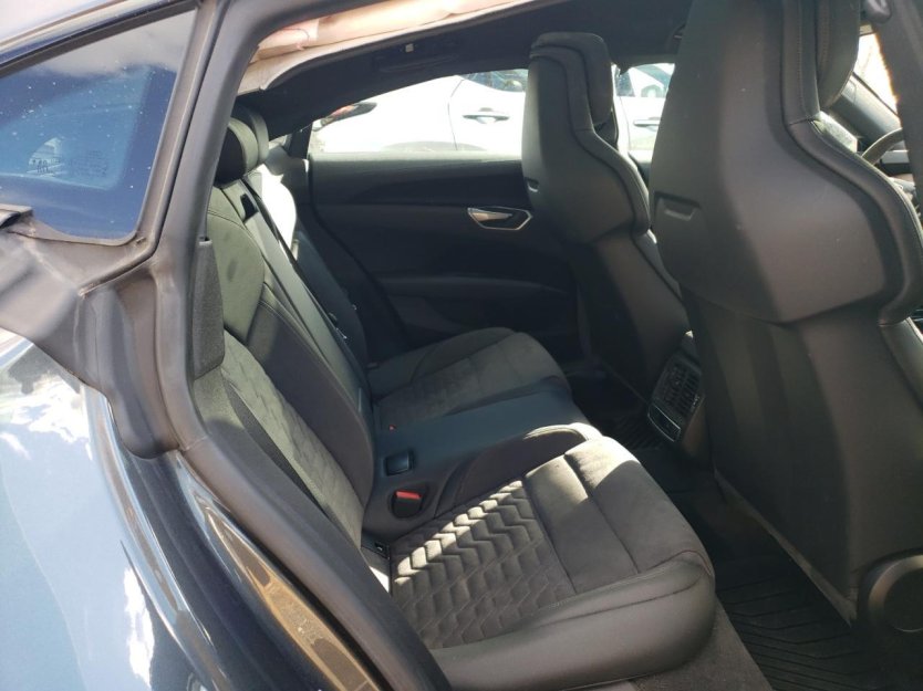 Salvage 2022 Audi E-tron Gt Premium Plus