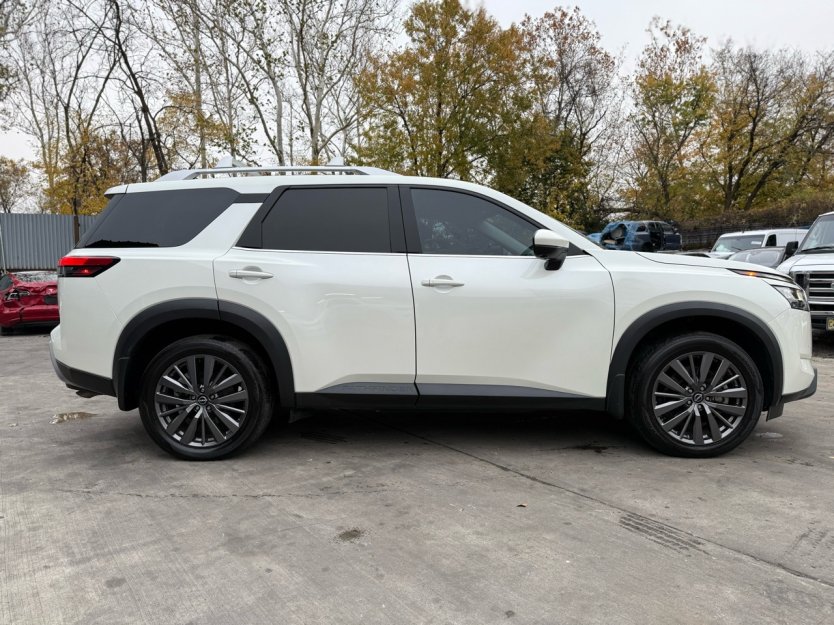 Salvage 2024 Nissan Pathfinder Sl