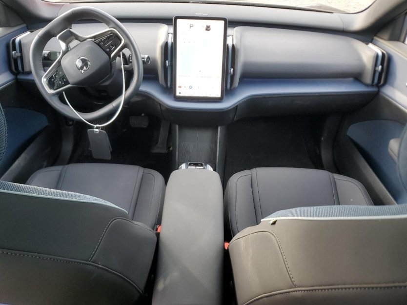 Salvage 2025 Volvo Ex30 