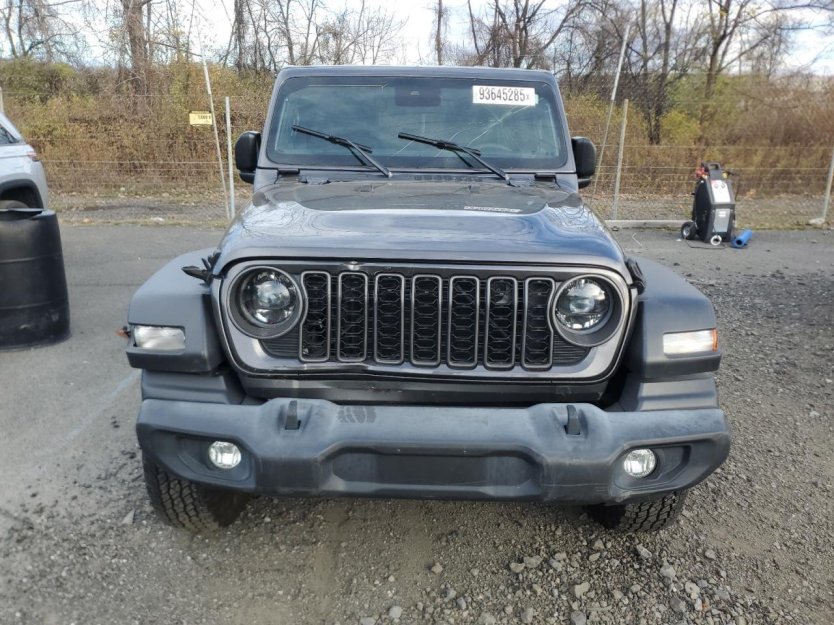 Salvage 2024 Jeep Wrangler 