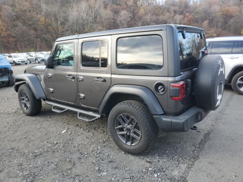 Salvage 2024 Jeep Wrangler 