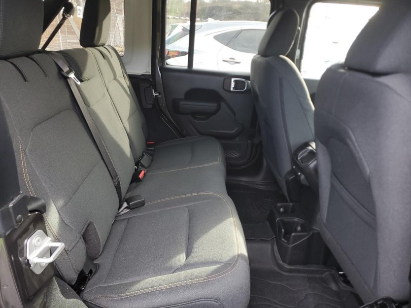 Salvage 2024 Jeep Wrangler 