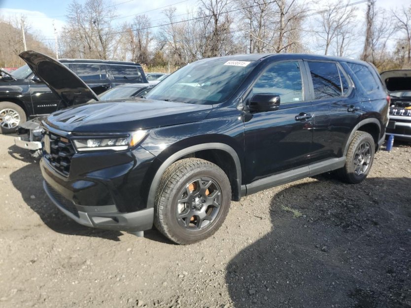 Salvage 2025 Honda Pilot Trailsport