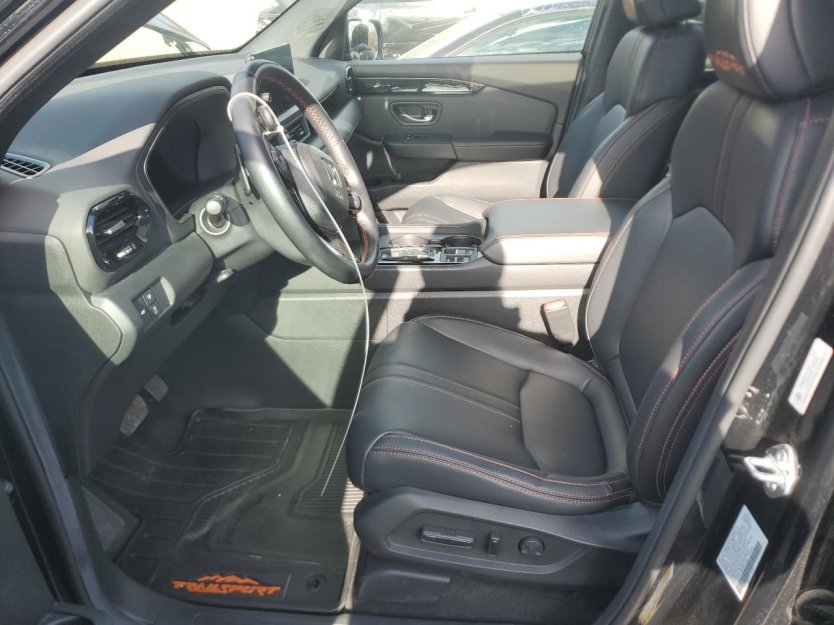 Salvage 2025 Honda Pilot Trailsport