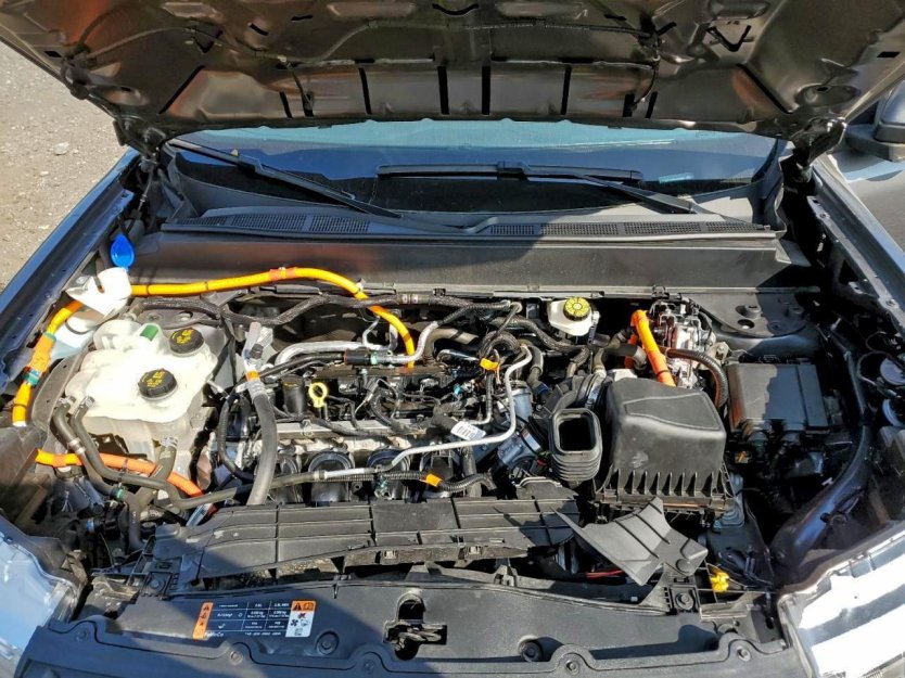 Salvage 2023 Ford Maverick Xl