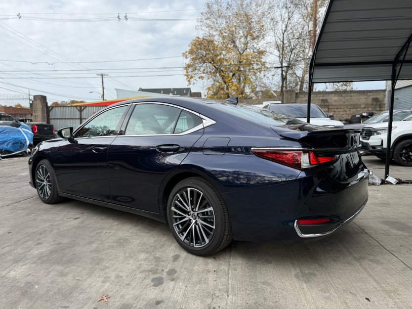 Salvage 2025 Lexus Es 300 H