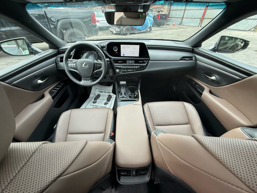 Salvage 2025 Lexus Es 300 H
