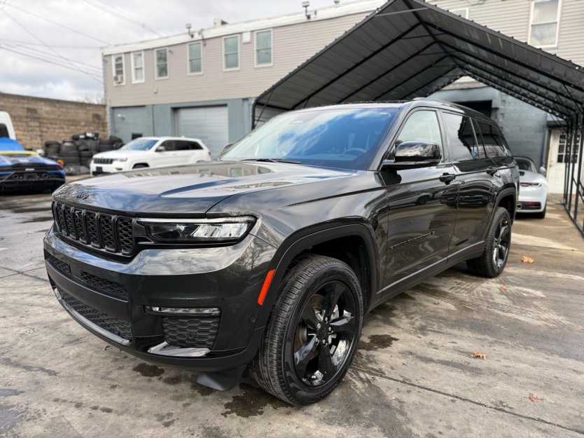 Salvage 2023 Jeep Grand Cherokee L Limited