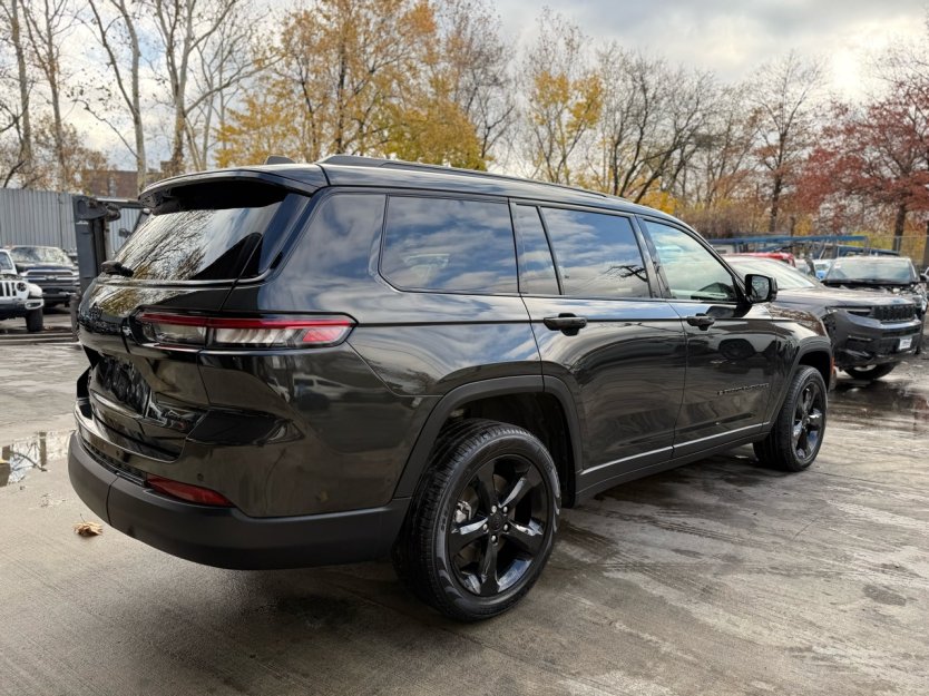 Salvage 2023 Jeep Grand Cherokee L Limited