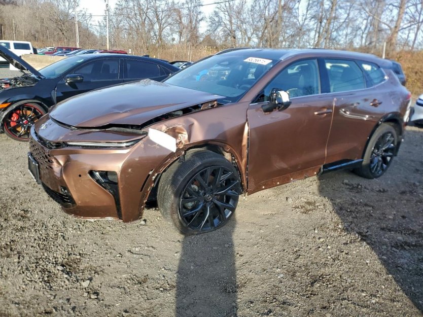 Salvage 2025 Toyota Crown Signia Xle