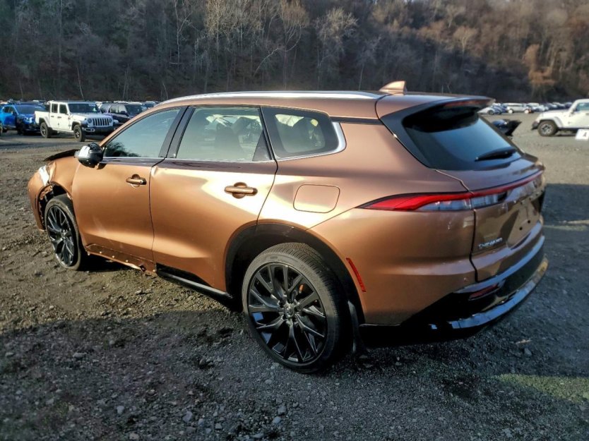 Salvage 2025 Toyota Crown Signia Xle