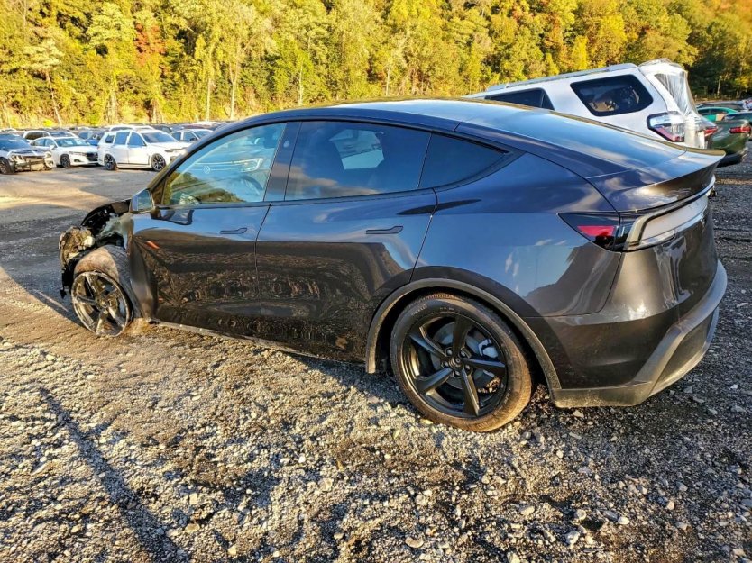 Salvage 2026 Tesla Model Y 