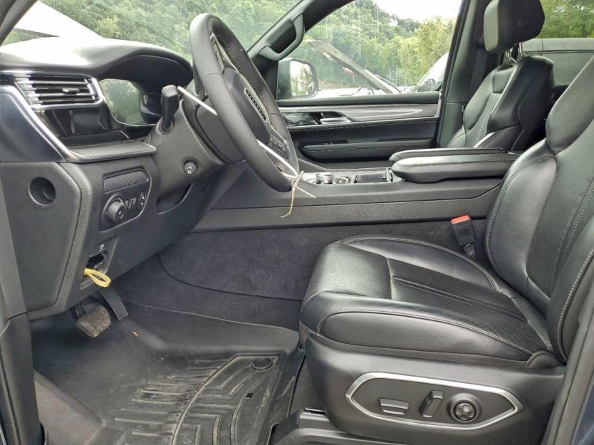 Salvage 2022 Jeep Wagoneer Series I